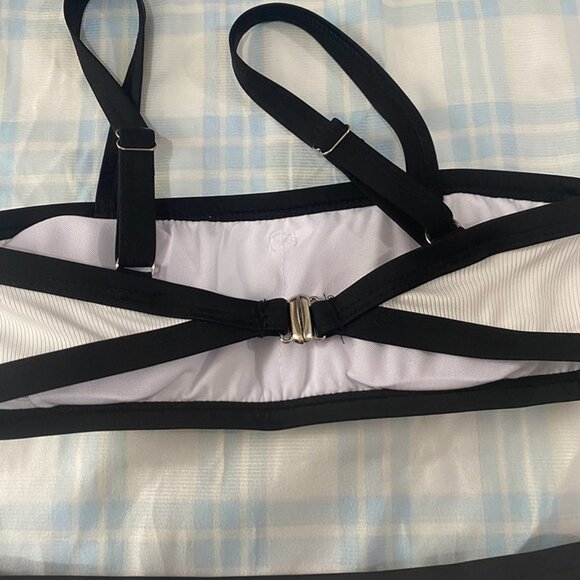 Celine's Classic Black And White Bikini Top Is A Bandeau-Style Halter Top. - Picture 6 of 7